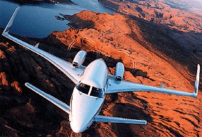 The Beechcraft Starship has variable-sweep foreplanes.