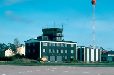 F 6 Karlsborg - Flygledartorn.jpg