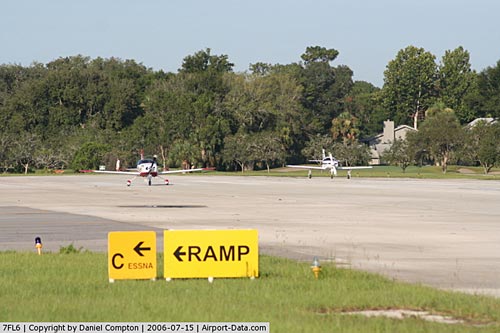 Spruce Creek Airport picture