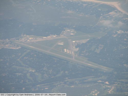 Malcolm Mc Kinnon Airport picture