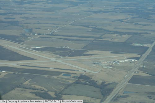 Quincy Regional-Baldwin Field Airport picture