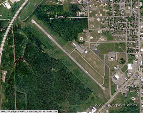 Sault Ste Marie Muni / Sanderson Field Airport picture