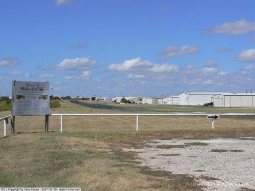 Hicks Airfield Airport picture