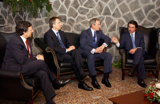
The British Prime Minister Tony Blair and Portuguese Prime Minister Jose Manuel Durao Barroso at Lajes Airfield, 17 March 2003.