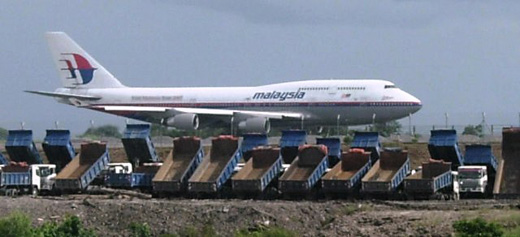 
Malaysia Airlines Boeing 747 at the runway