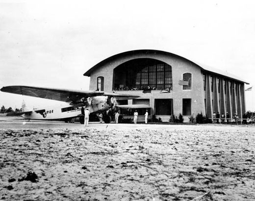 
Pan Am's first terminal consisted of a single hangar. The airport was the base of Pan Am's flights to Cuba, but fell into disuse when the airline switched to seaplanes in the mid-1930s.