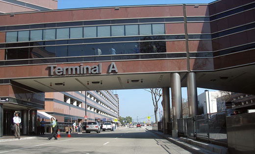 
Walkway that connects parking garage (left) to Terminal A proper (right).