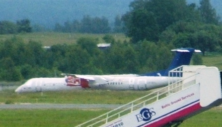 
SAS Dash-8-400 after crash-landing in Vilnius airport