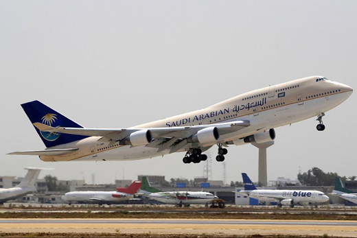 
A Saudi Arabian Airlines Boeing 747-412 during takeoff from Karachi