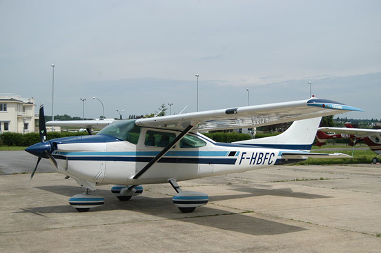 
Cessna 182Q fitted with the SMA SR305-230 engine