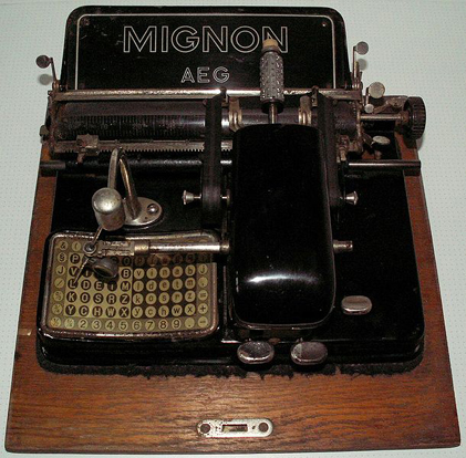
AEG Early typewriter.