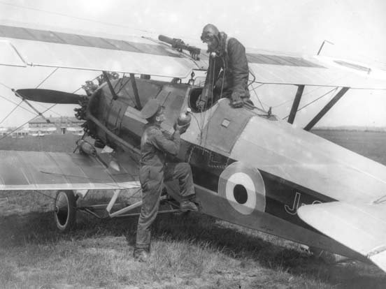 
RAF Armstrong-Whitworth Siskin IIIa from No. 41 Squadron at Northolt being serviced with oxygen.