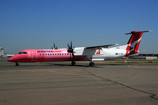
Qantaslink Q400 in special scheme to raise awareness for breast cancer.