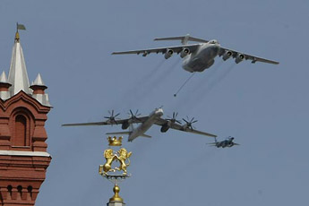 
An Il-78 leads an aerial formation during the Victory Day parade over Moscow, Russia.