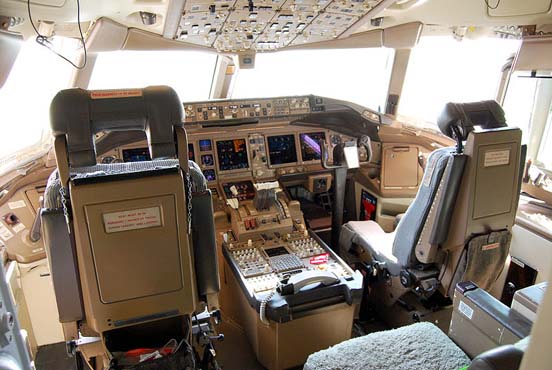 
Glass cockpit of an American Airlines 777-200ER