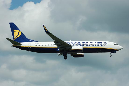 
A Ryanair 737-800