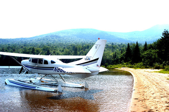 
2001 model Cessna T206H Stationair on amphibious floats