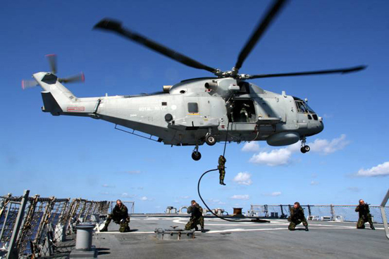 
A Merlin HM1 from HMS Monmouth flight, 829 NAS, 2007.