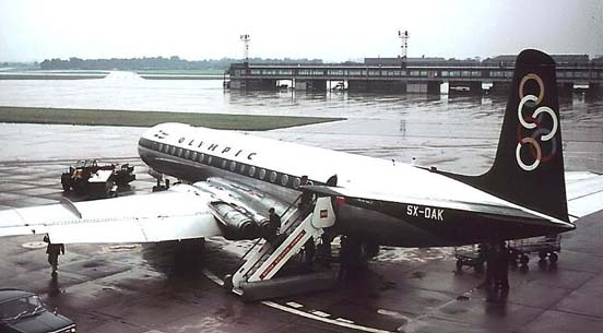 
Olympic Airways Comet 4B at Manchester in 1966, showing engines buried in wing and revised round windows of all Comet 4s