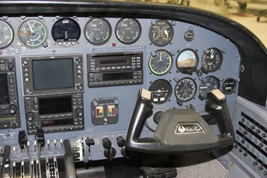 
Cessna 421C Golden Eagle, typical co-pilot's instrumentation