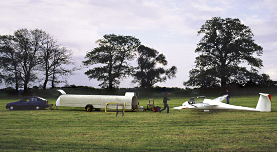 
Pilot and crew about to de-rig a glider