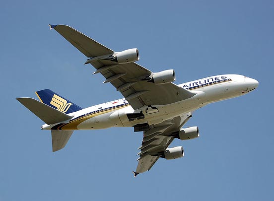 
Singapore Airlines A380 leaves London Heathrow Airport (2009)