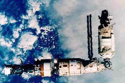 
Mir following the arrival of Kvant-2 in 1989.