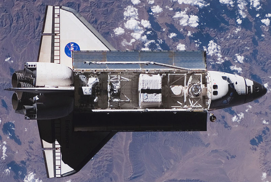 
The Space Shuttle Endeavour approaching the ISS during STS-118.