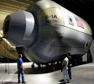 
Full-size mock up of the expanded BA 330 module at Bigelow Aerospace's North Las Vegas plant, to give an impression of its size.