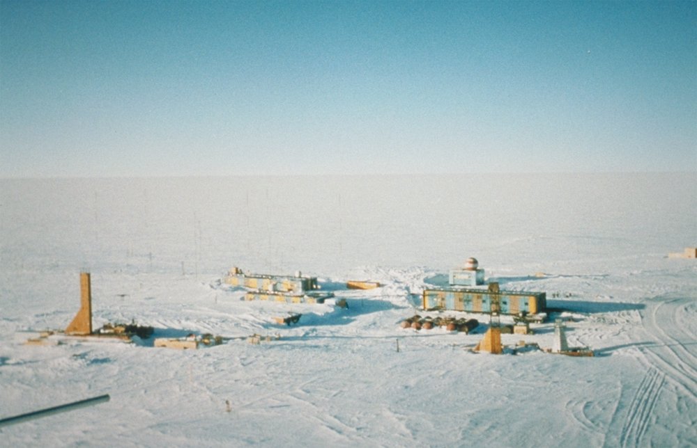 Elevated photo of Vostok Station. Photo by Todd Sowers, Lamont-Doherty Earth Observatory (LDEO).