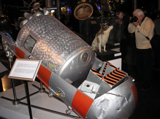 Space capsule of Sputnik-5.JPG