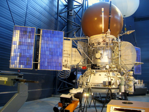 
Vega solar system probe bus and landing apparatus (model)