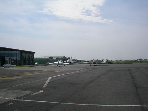 StartbaanKortrijkAirport.JPG