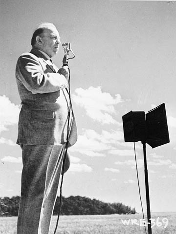 The Prime Minister of Canada William Lyon Mackenzie King talking to soldiers at CFB Shilo