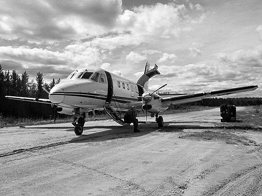Gunisao Lake Airport