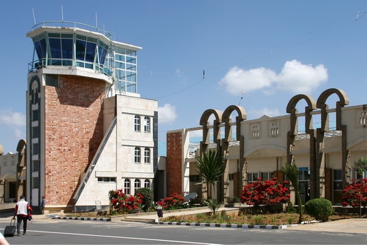 Axum Airport Stehmann-1.jpg