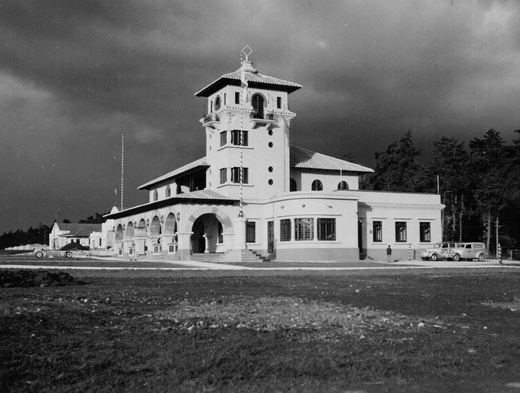 Original airport building, circa. 1940.