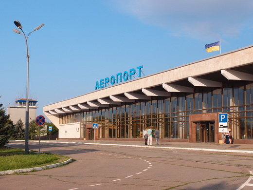 Kherson airport passenger terminal.jpg
