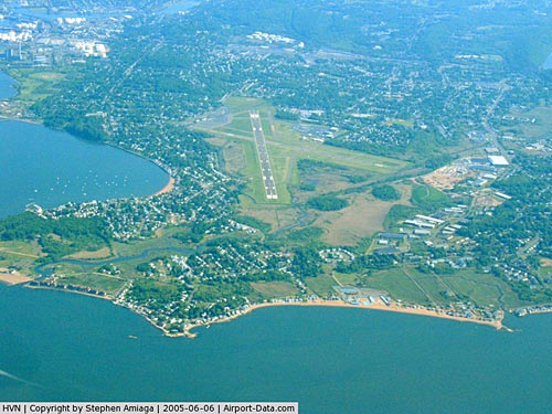 Tweed-new Haven Airport picture
