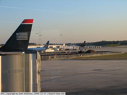 Jacksonville International Airport picture