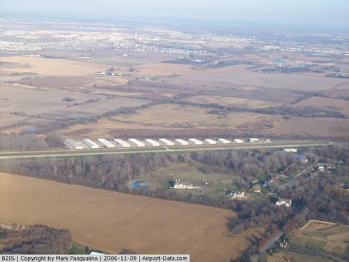 Landings Condominium Airport picture