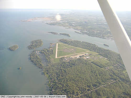 Grosse Ile Municipal Airport picture