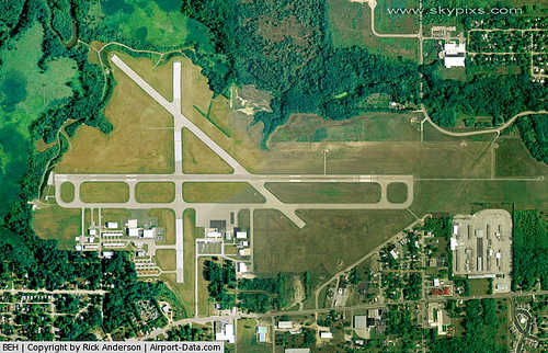 Southwest Michigan Regional Airport picture