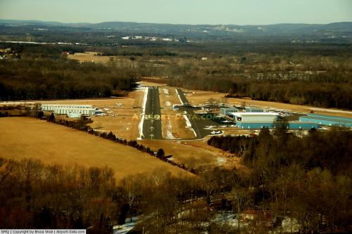 Somerset Airport picture