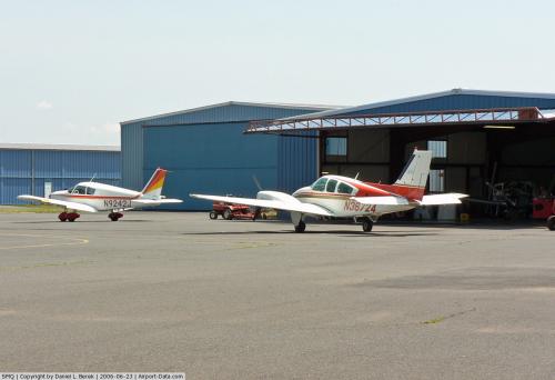 Somerset Airport picture