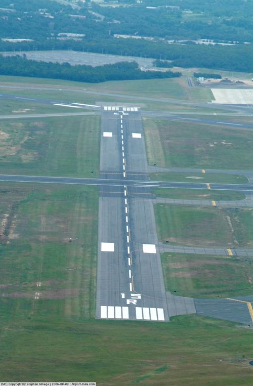 Long Island Mac Arthur Airport picture