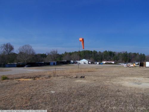 Raleigh East Airport picture