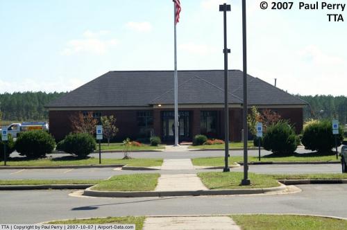 Sanford-lee County Rgnl Airport picture
