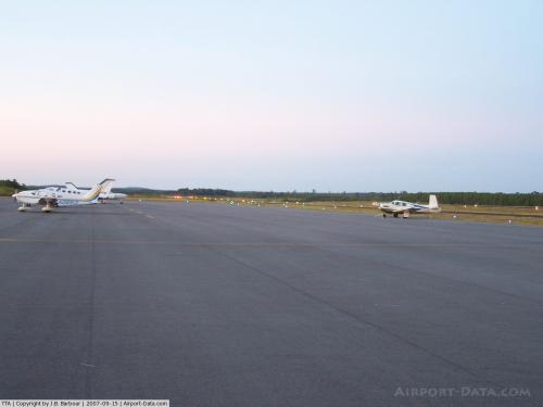 Sanford-lee County Rgnl Airport picture