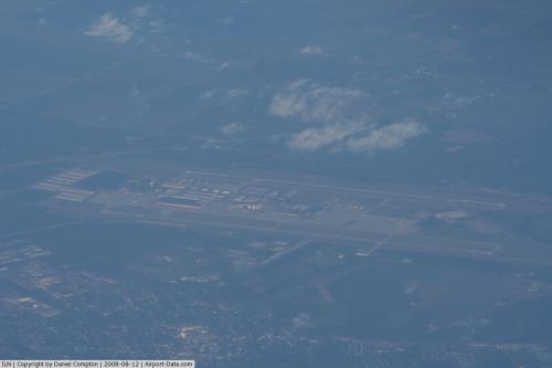 Airborne Airpark Airport picture